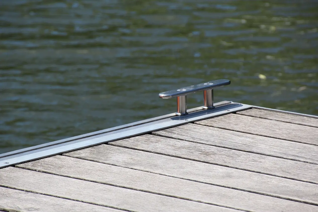 10 idéer til tømrerarbejde, der forvandler din terrasse og have